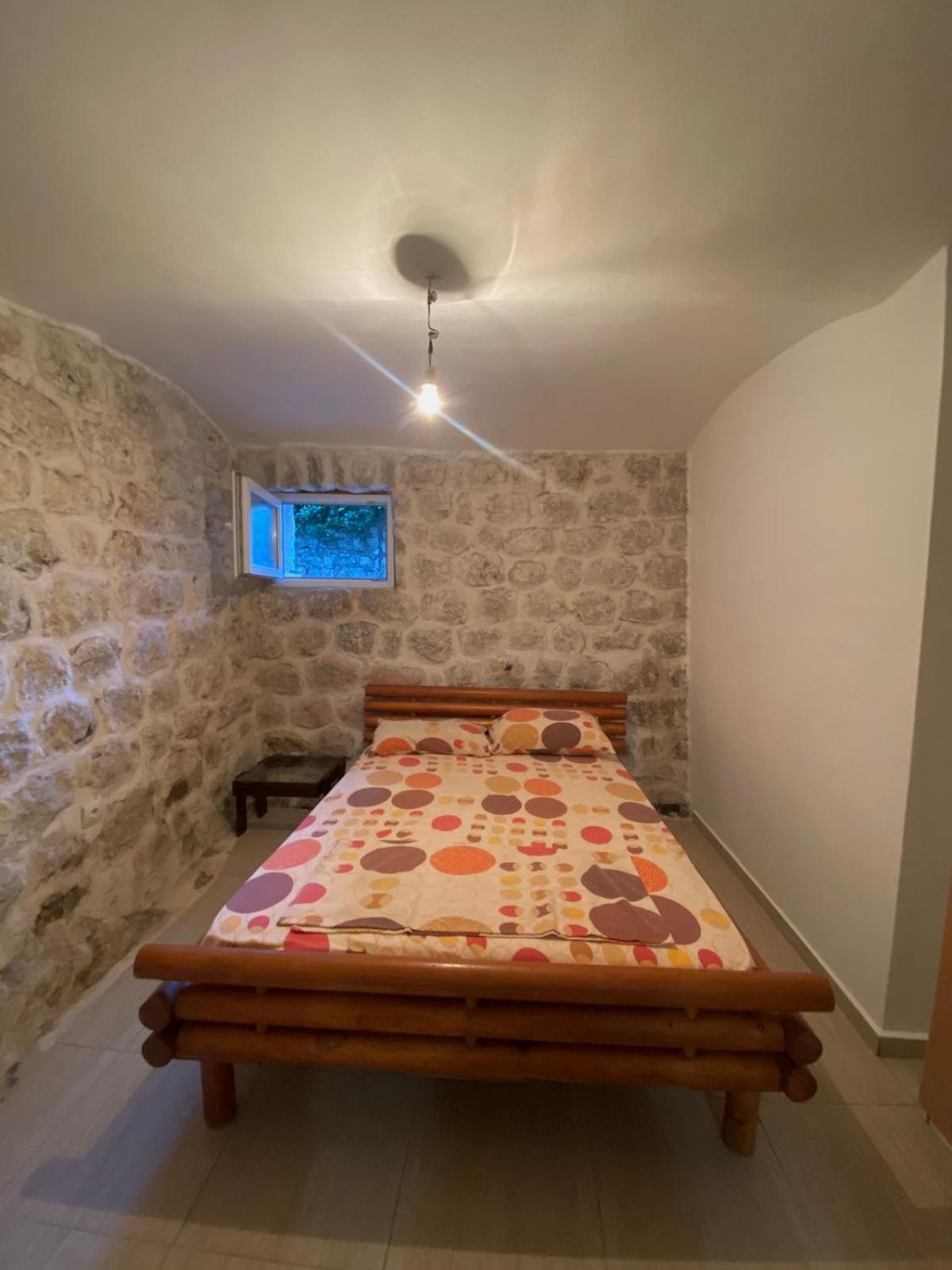 Pavle Apartmani Рисан Экстерьер фото